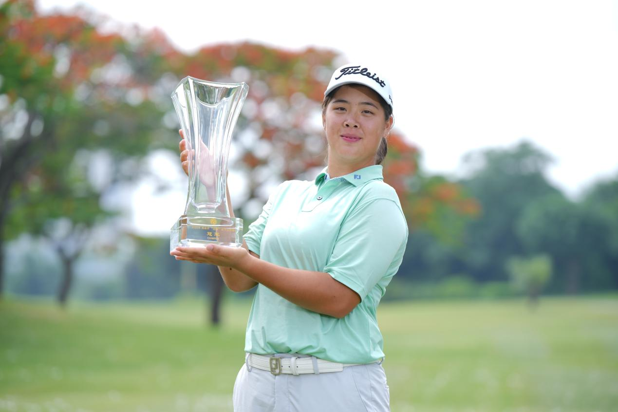 创纪录！海峡杯“筑春”女子公开赛周诗媛成为最年轻三冠王